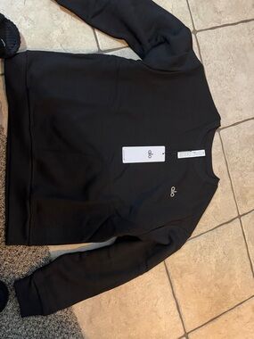 ALO Yoga Black Crewneck with Subtle White Tag